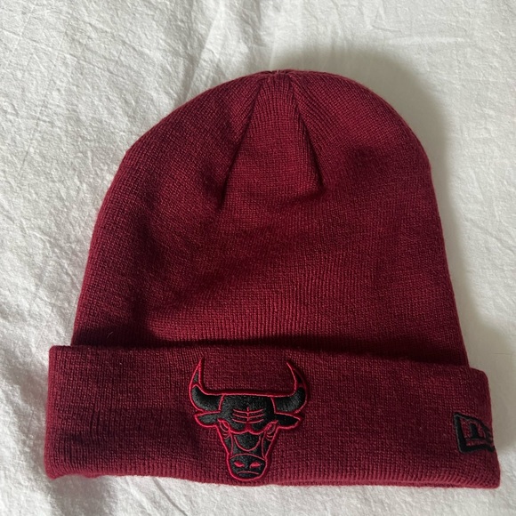 Unisex maroon dark red Chicago Bulls winter hat - Picture 1 of 5